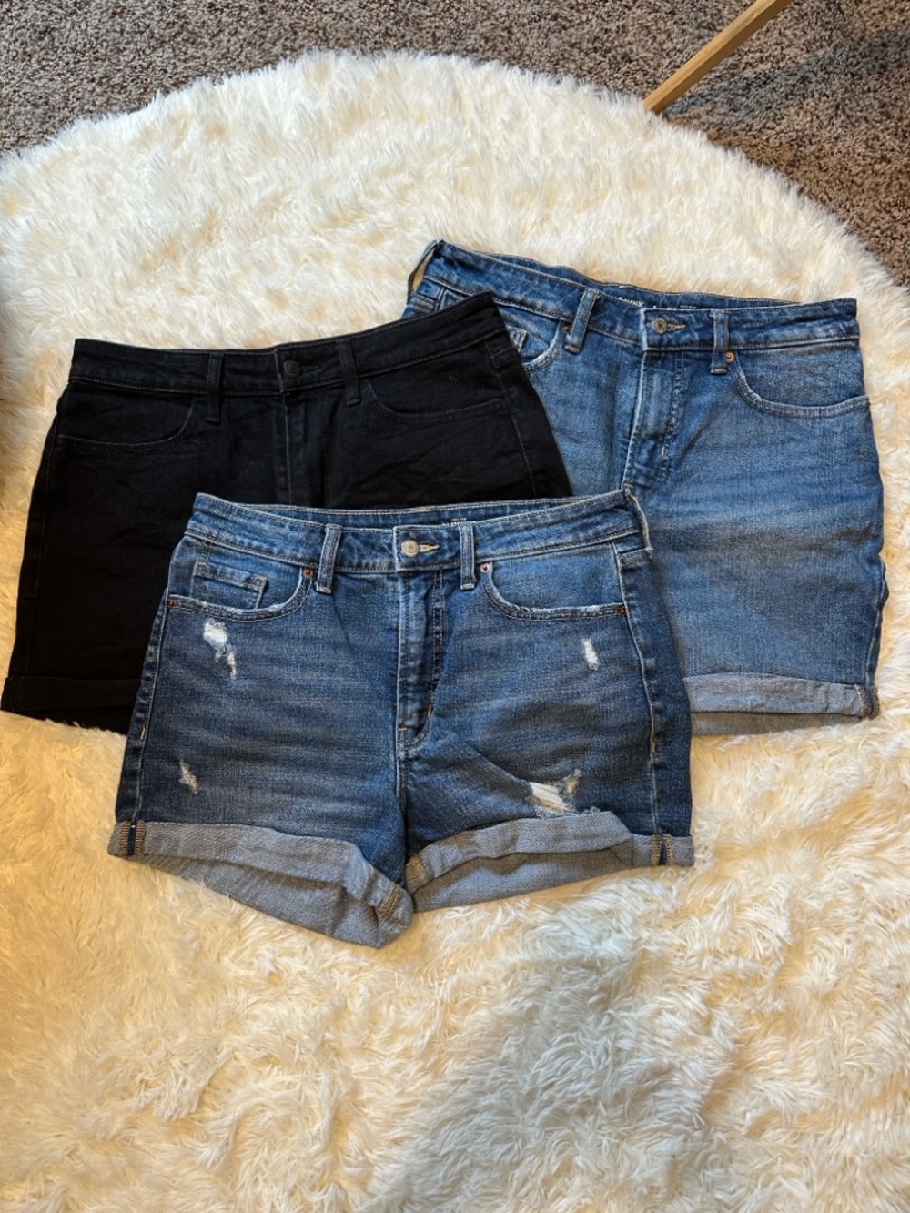 Old Navy Women's Black and Blue Denim Shorts Set